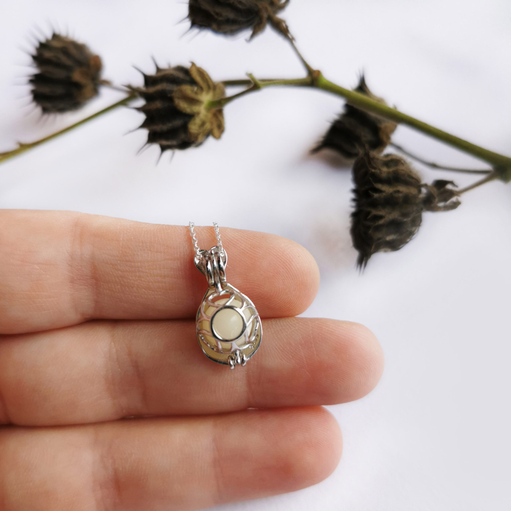 Pandantiv Keepsake Locket No. 1 în formă de lacrimă, cu element rotund din lapte matern