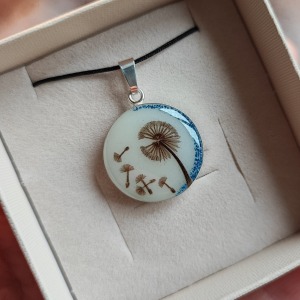Pandantiv Dandelion Hair 20 mm cu lapte matern, fire de păr și decor albastru